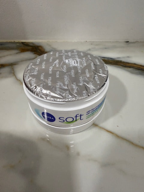 Nivea Soft Creme / 200 ML / Body / Face / Hand