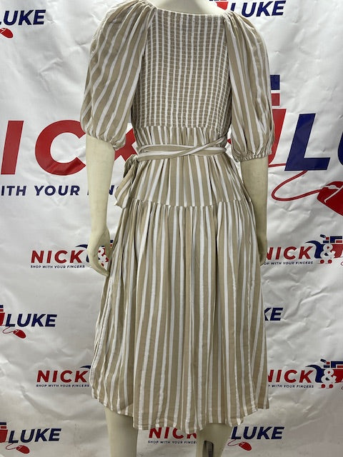 Old Navy Cross Wrap Dress / Very Adjustable / Belted / Elasticized sleeves / Cotton / Midi