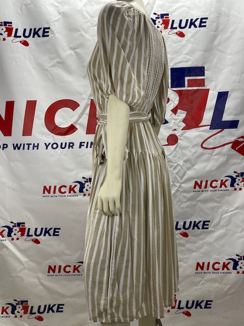 Old Navy Cross Wrap Dress / Very Adjustable / Belted / Elasticized sleeves / Cotton / Midi