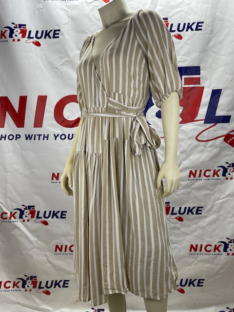 Old Navy Cross Wrap Dress / Very Adjustable / Belted / Elasticized sleeves / Cotton / Midi