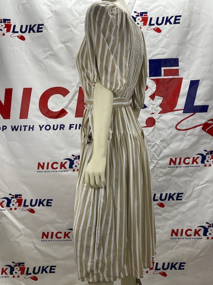 Old Navy Cross Wrap Dress / Very Adjustable / Belted / Elasticized sleeves / Cotton / Midi